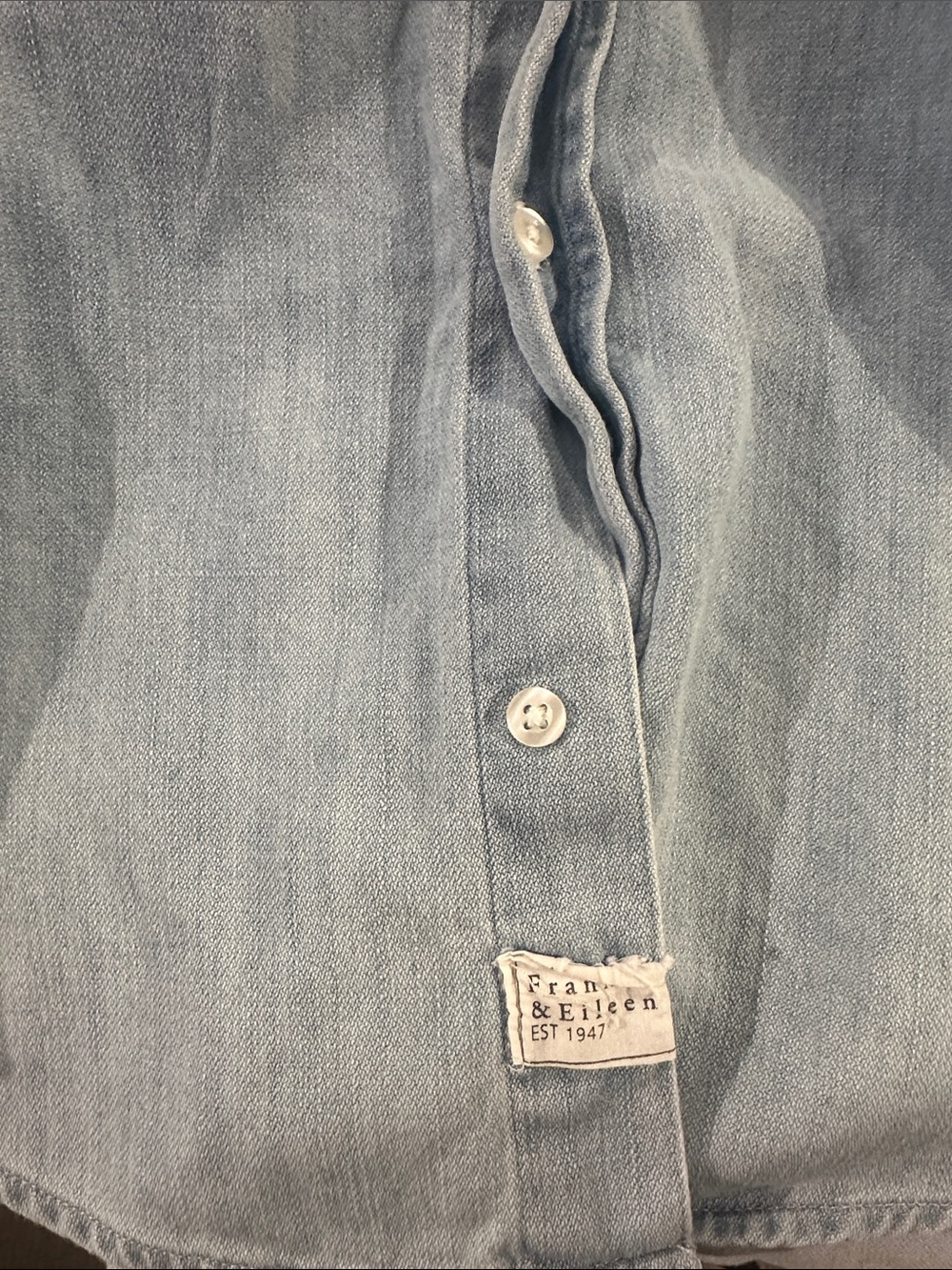 Frank & Eileen Barry Cotton Chambray Denim Long Sleeve Collared Button-Up Shirt - Picture 6 of 6